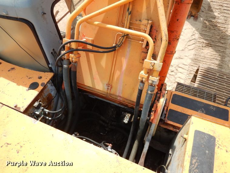 image for item IL9924 1996 Hitachi EX400LC-3  excavator