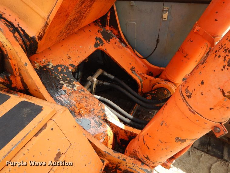 image for item IL9924 1996 Hitachi EX400LC-3  excavator