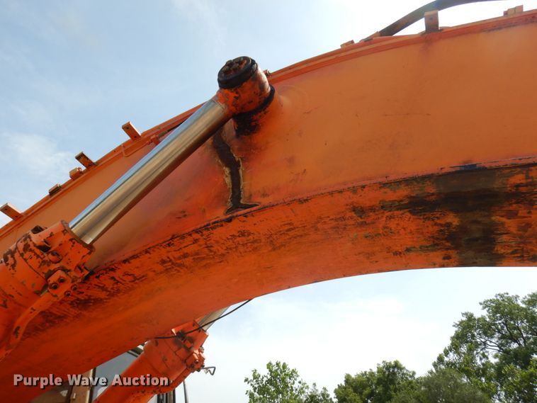 image for item IL9924 1996 Hitachi EX400LC-3  excavator