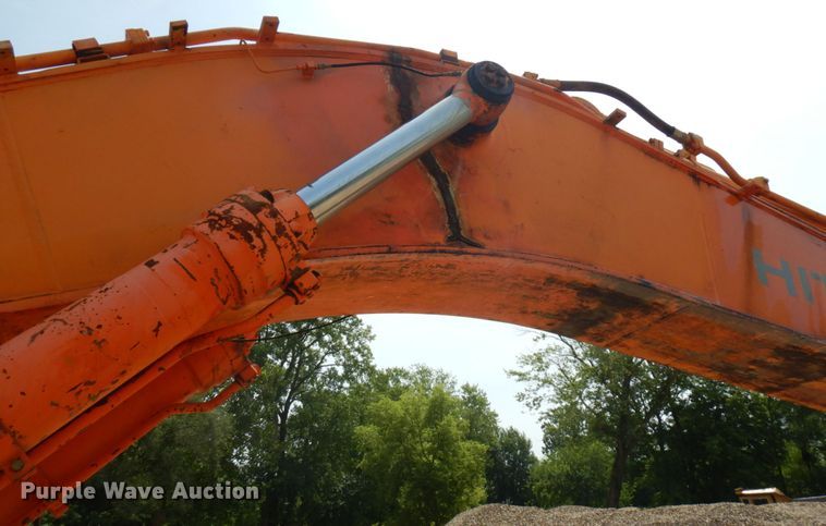 image for item IL9924 1996 Hitachi EX400LC-3  excavator