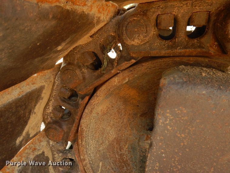 image for item IL9924 1996 Hitachi EX400LC-3  excavator