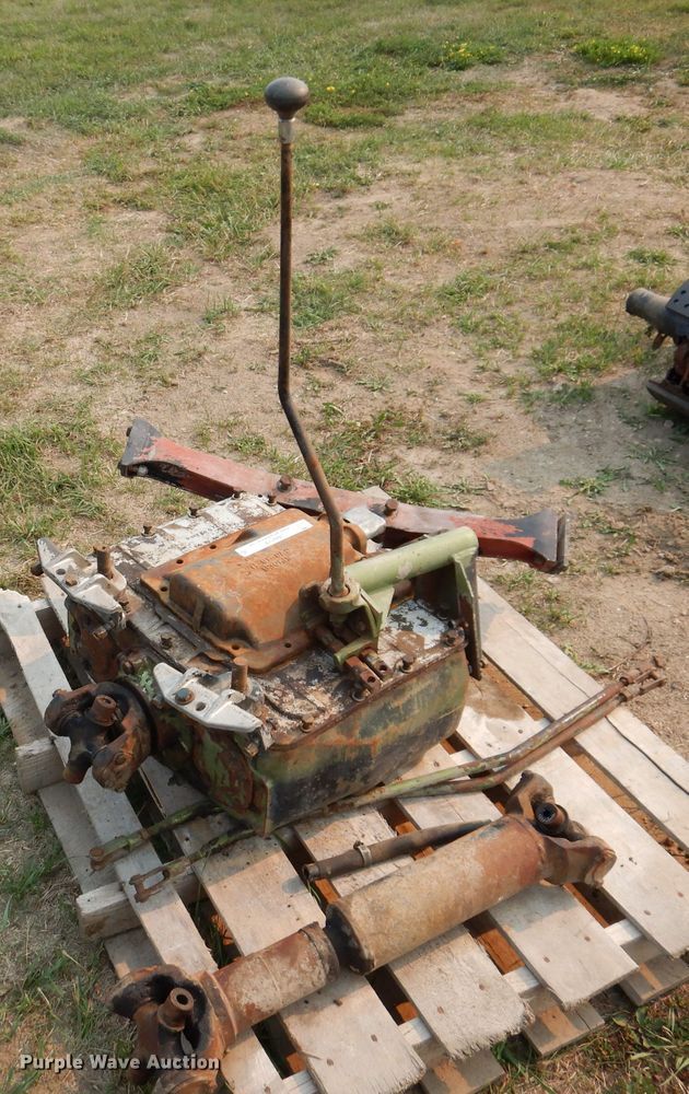 image for item IN9774 Spicer 1241-D  transmission