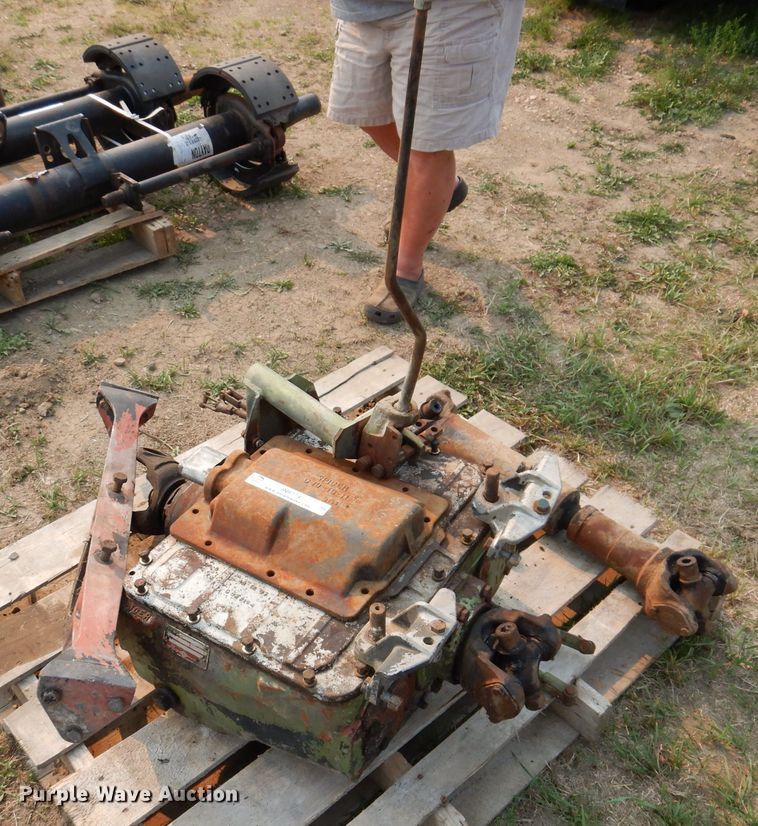 image for item IN9774 Spicer 1241-D  transmission