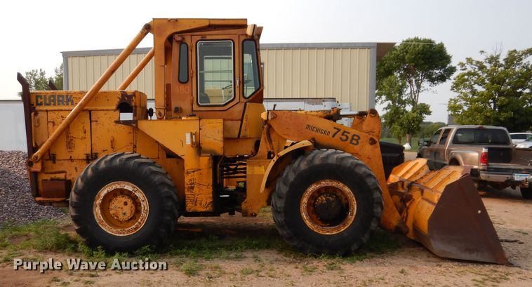 image for item IN9775 Clark-Michigan 75B  wheel loader