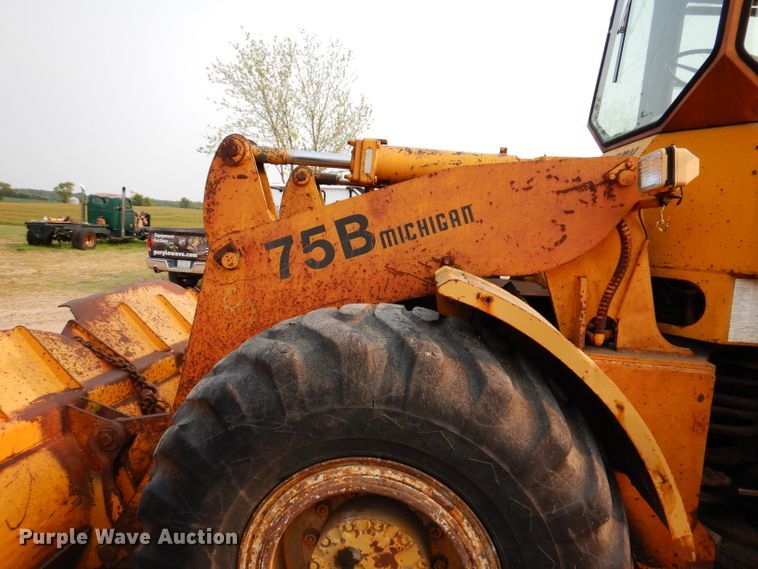 image for item IN9775 Clark-Michigan 75B  wheel loader