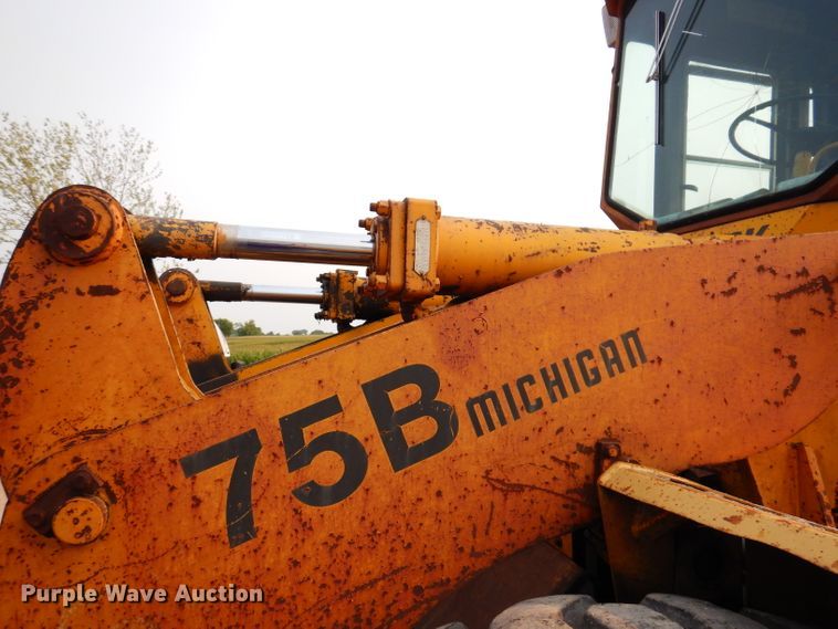 image for item IN9775 Clark-Michigan 75B  wheel loader