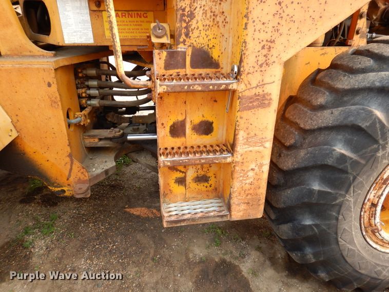 image for item IN9775 Clark-Michigan 75B  wheel loader