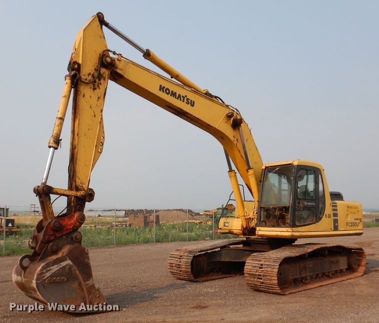 image for item IQ9738 1998 Komatsu PC200LC  excavator