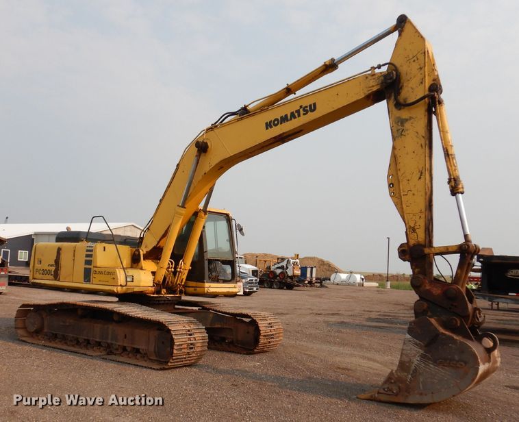 image for item IQ9738 1998 Komatsu PC200LC  excavator