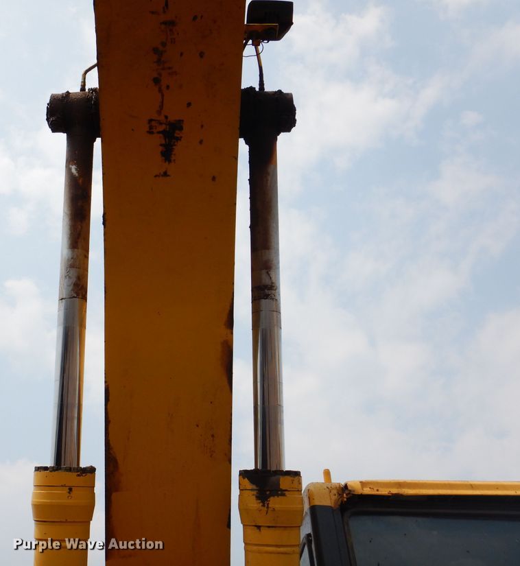 image for item IQ9738 1998 Komatsu PC200LC  excavator