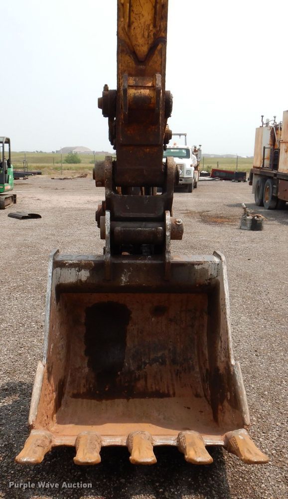 image for item IQ9738 1998 Komatsu PC200LC  excavator