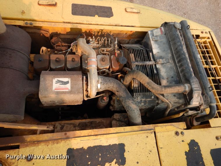 image for item IQ9738 1998 Komatsu PC200LC  excavator