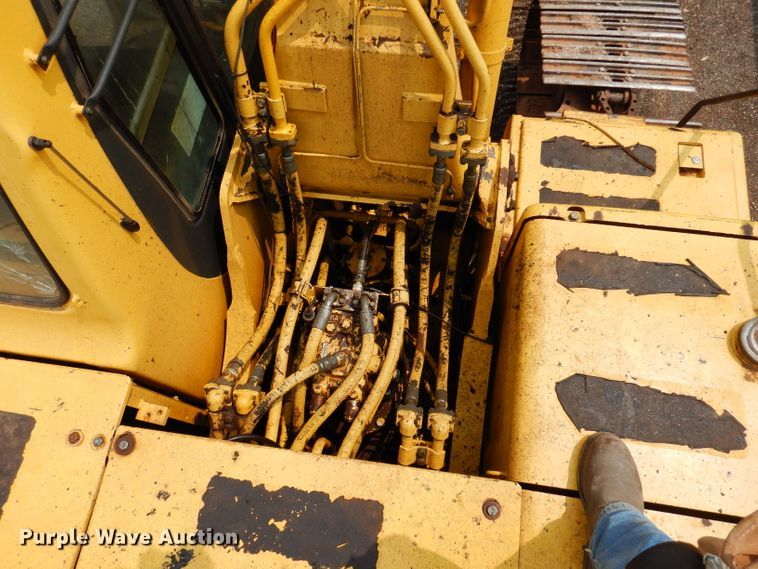 image for item IQ9738 1998 Komatsu PC200LC  excavator