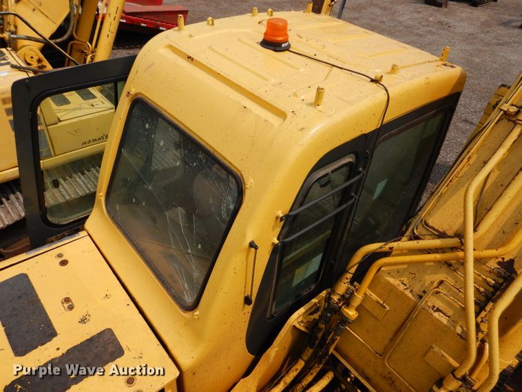 image for item IQ9738 1998 Komatsu PC200LC  excavator