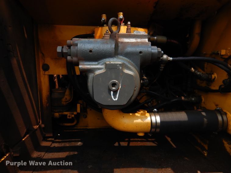 image for item IQ9738 1998 Komatsu PC200LC  excavator