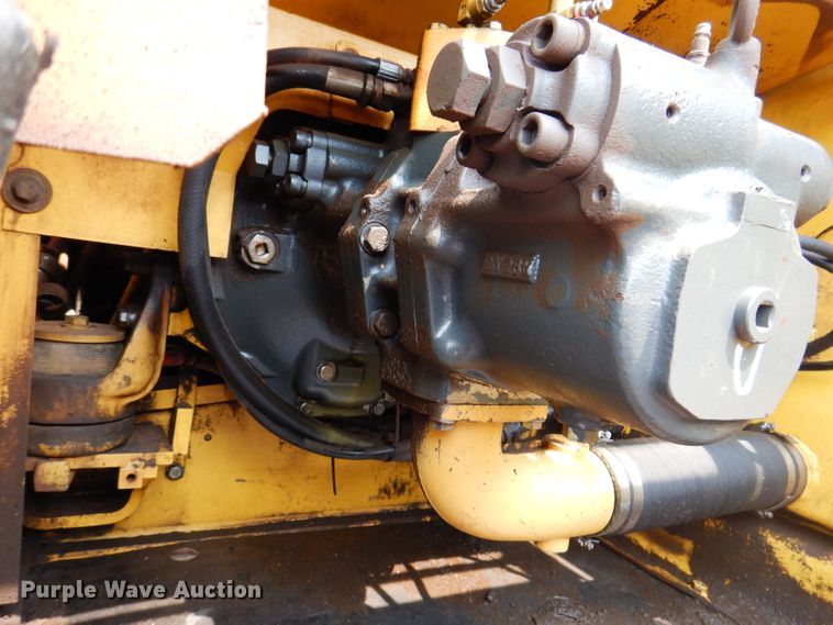 image for item IQ9738 1998 Komatsu PC200LC  excavator