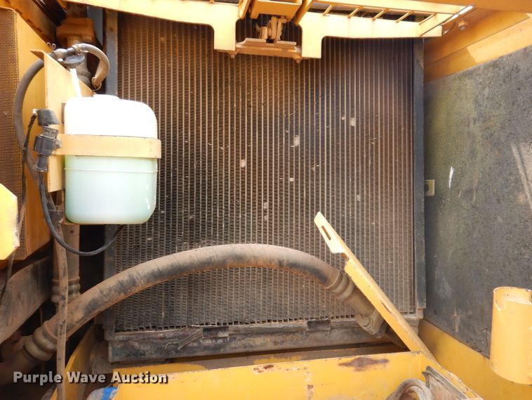 image for item IQ9738 1998 Komatsu PC200LC  excavator