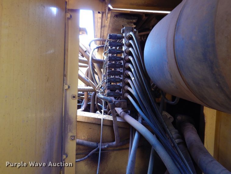 image for item IQ9738 1998 Komatsu PC200LC  excavator