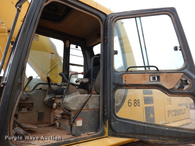 image for item IQ9738 1998 Komatsu PC200LC  excavator