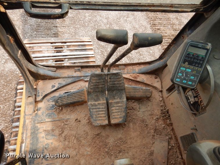 image for item IQ9738 1998 Komatsu PC200LC  excavator