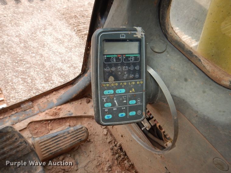 image for item IQ9738 1998 Komatsu PC200LC  excavator
