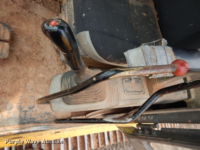 image for item IQ9738 1998 Komatsu PC200LC  excavator