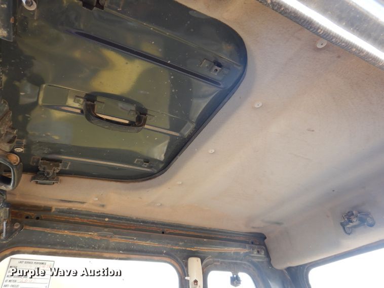 image for item IQ9738 1998 Komatsu PC200LC  excavator