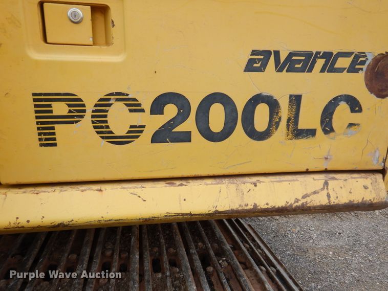 image for item IQ9738 1998 Komatsu PC200LC  excavator