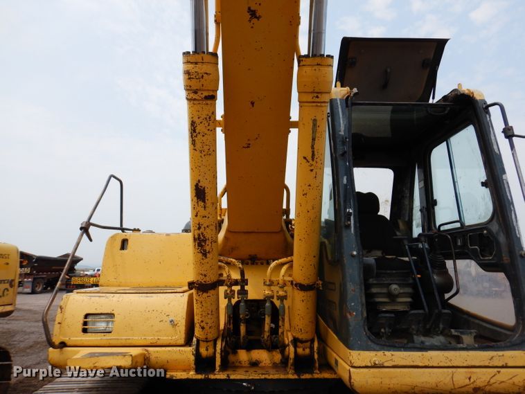 image for item IQ9739 1996 Komatsu PC200LC  excavator