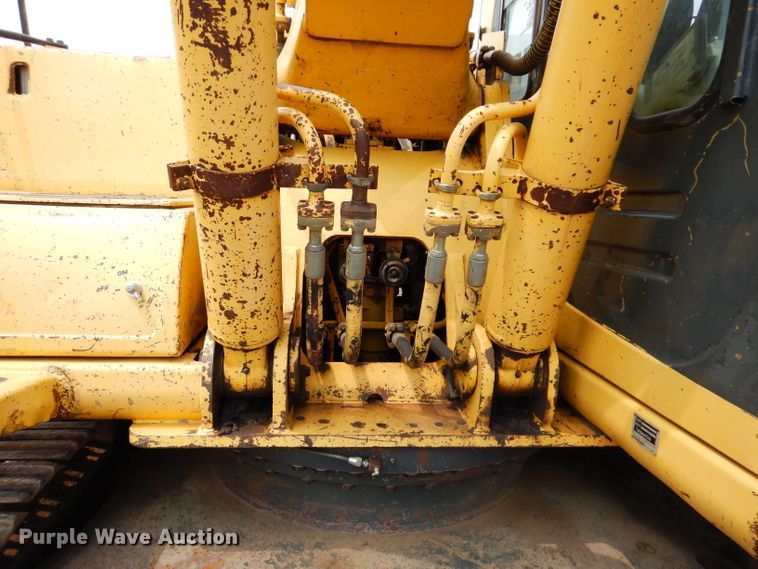 image for item IQ9739 1996 Komatsu PC200LC  excavator