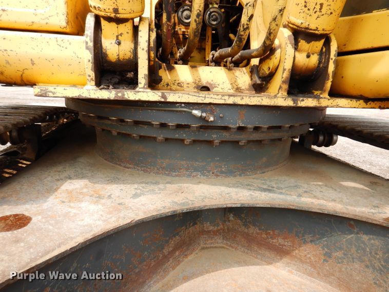 image for item IQ9739 1996 Komatsu PC200LC  excavator