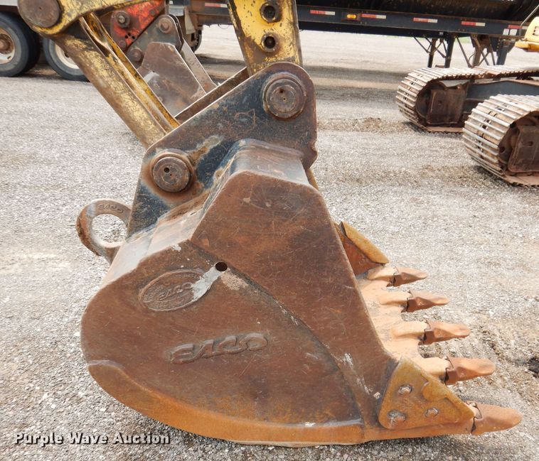 image for item IQ9739 1996 Komatsu PC200LC  excavator