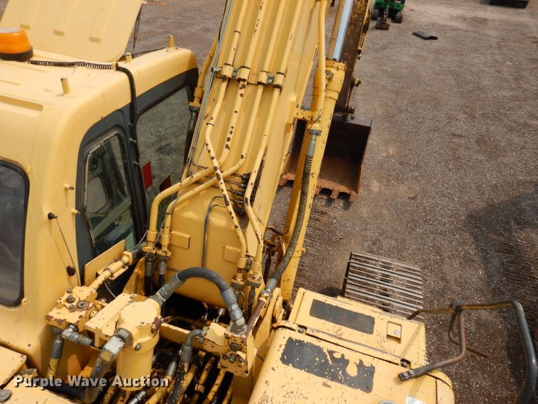 image for item IQ9739 1996 Komatsu PC200LC  excavator