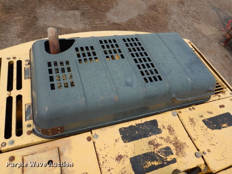 image for item IQ9739 1996 Komatsu PC200LC  excavator