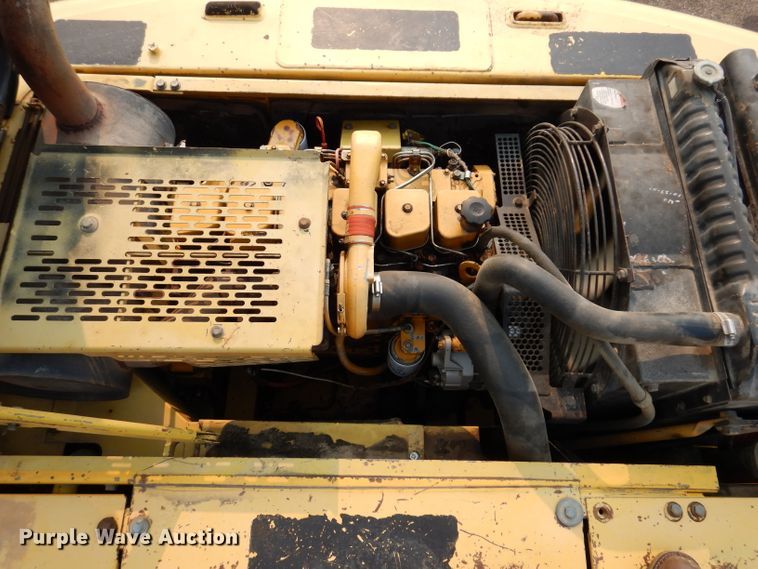 image for item IQ9739 1996 Komatsu PC200LC  excavator