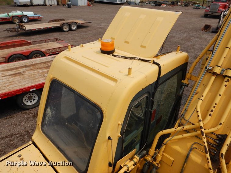 image for item IQ9739 1996 Komatsu PC200LC  excavator