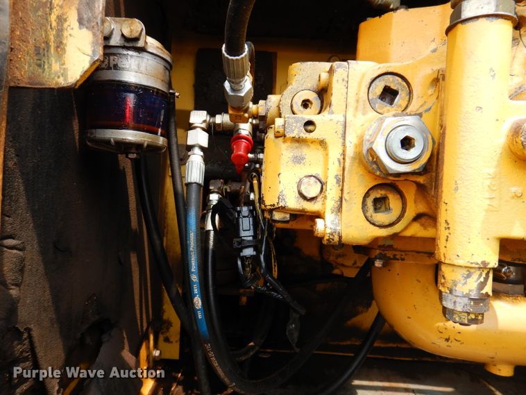 image for item IQ9739 1996 Komatsu PC200LC  excavator