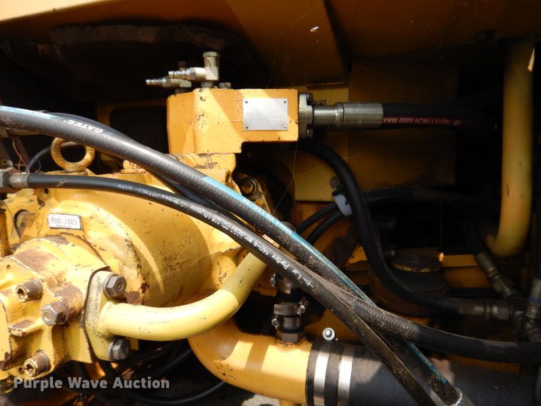 image for item IQ9739 1996 Komatsu PC200LC  excavator