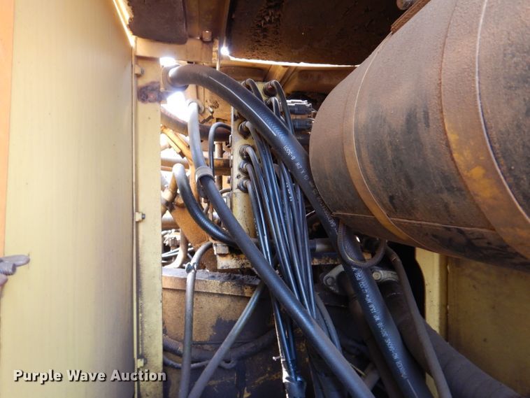 image for item IQ9739 1996 Komatsu PC200LC  excavator