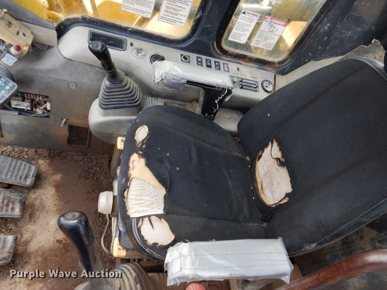 image for item IQ9739 1996 Komatsu PC200LC  excavator