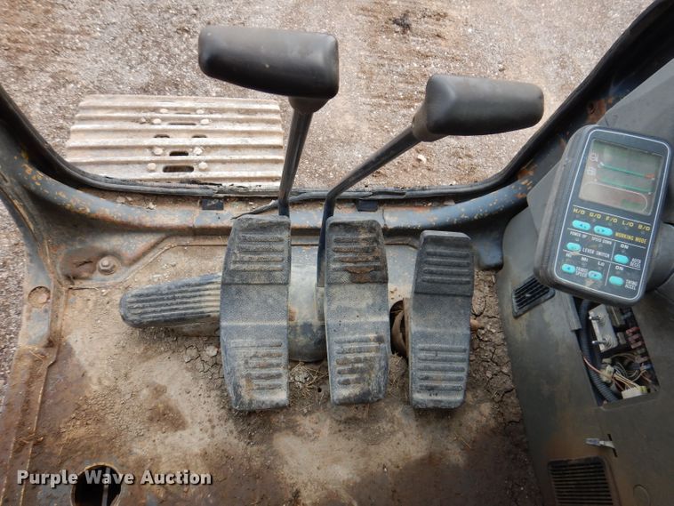 image for item IQ9739 1996 Komatsu PC200LC  excavator