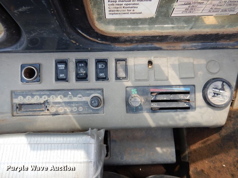 image for item IQ9739 1996 Komatsu PC200LC  excavator