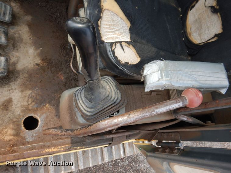 image for item IQ9739 1996 Komatsu PC200LC  excavator