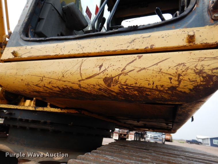 image for item IQ9739 1996 Komatsu PC200LC  excavator