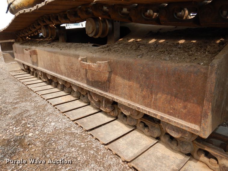 image for item IQ9739 1996 Komatsu PC200LC  excavator