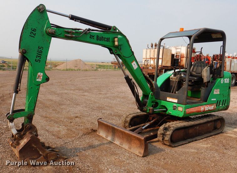 image for item IQ9740 2005 Bobcat 334  mini excavator