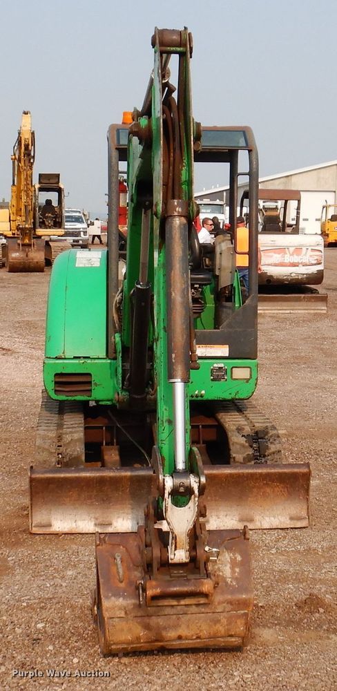 image for item IQ9740 2005 Bobcat 334  mini excavator