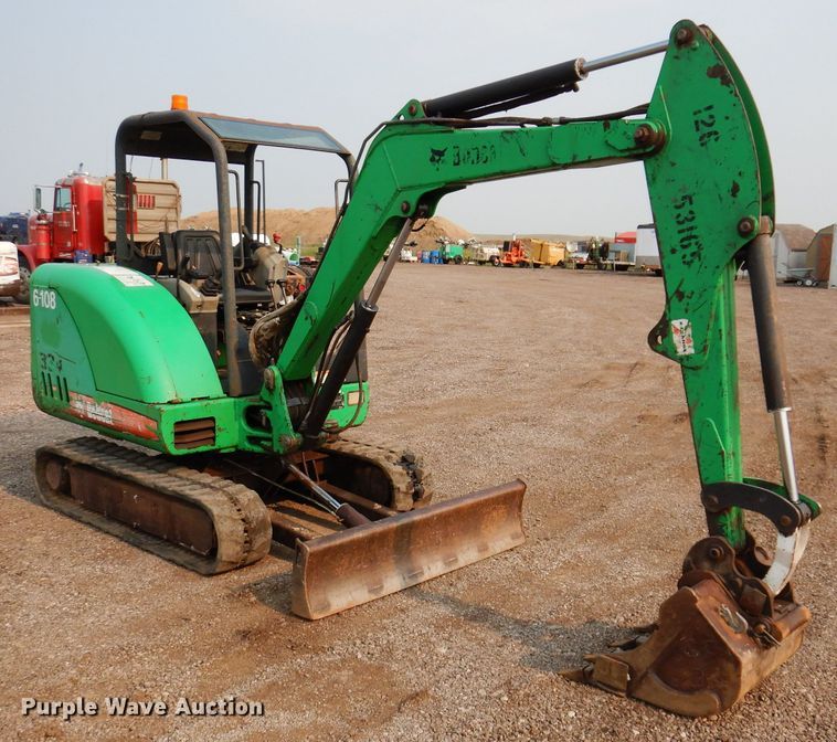 image for item IQ9740 2005 Bobcat 334  mini excavator