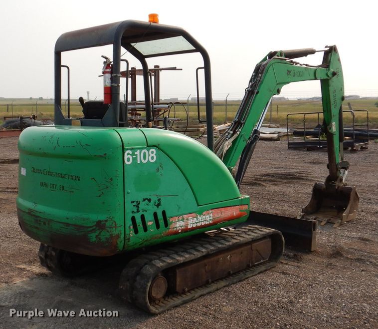 image for item IQ9740 2005 Bobcat 334  mini excavator