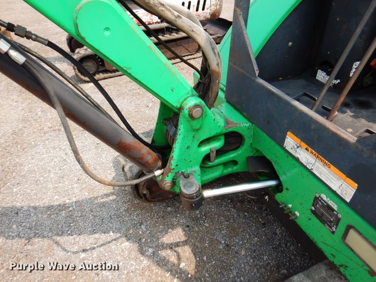 image for item IQ9740 2005 Bobcat 334  mini excavator